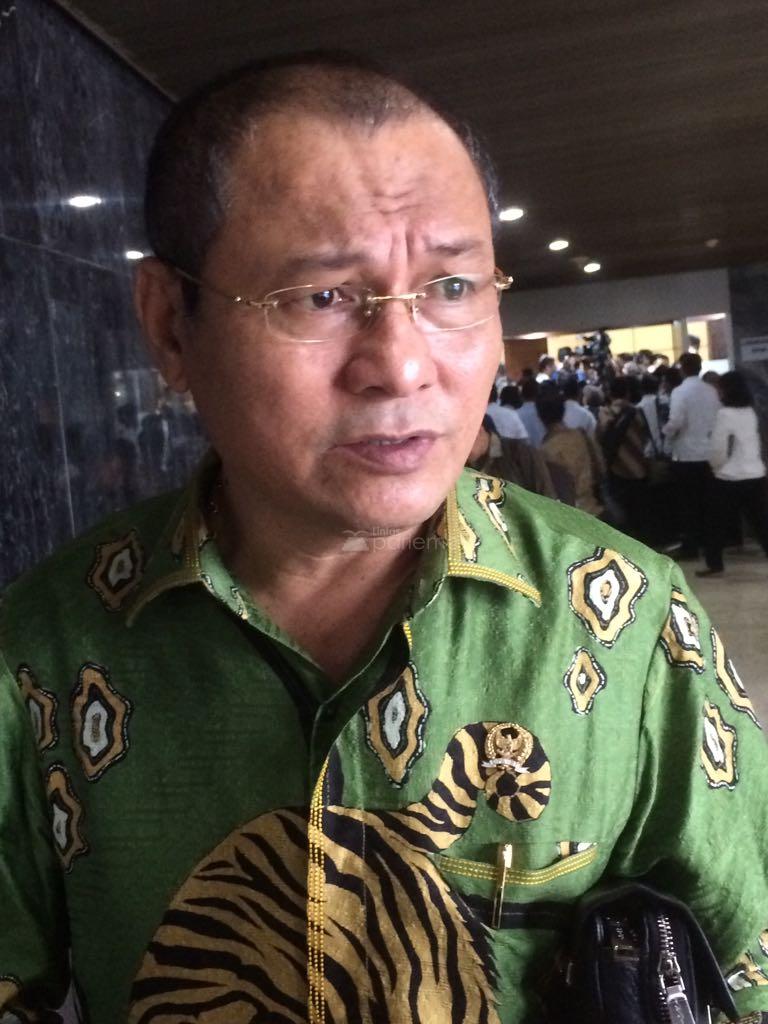  Politisi Senayan Asal Nias Ini Minta Bupati Jelaskan Tujuan Ciuman Massal di Depan Umum