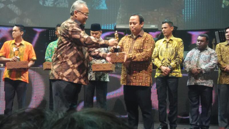  Luar Biasa, Panwaslu Jakarta Barat Raih Penghargaan di Ajang Bawaslu Awards 2017