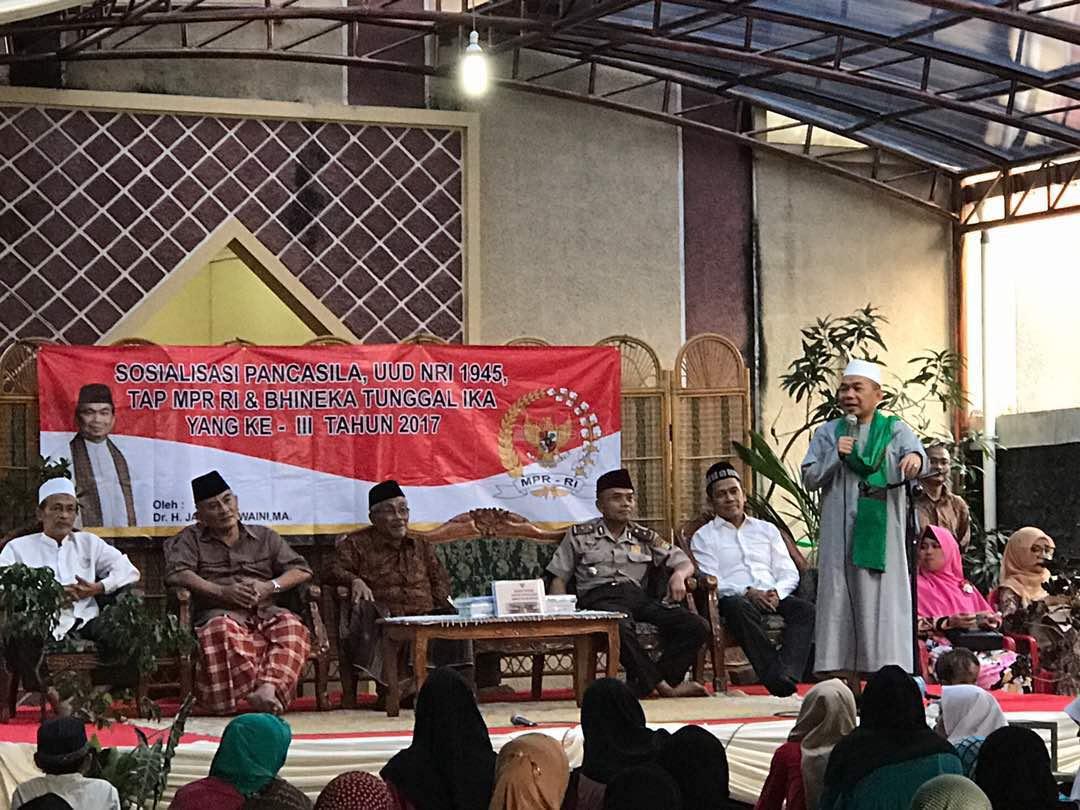  PKS Barbagi Kebahagian Ramadhan: Bagikan 1500 Paket Sembako dan Santunan Yatim