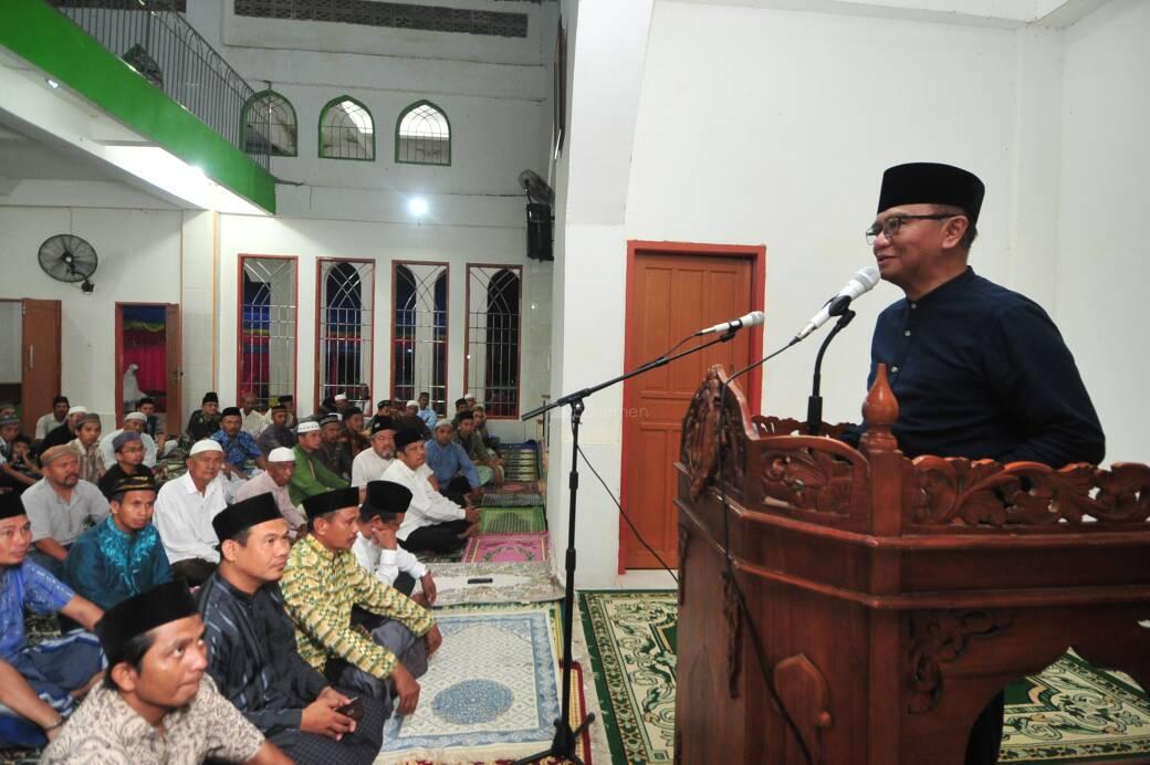  Ini Catatan Warga Saat Agus Sholat Taraweh di Masjid Babul Khaer