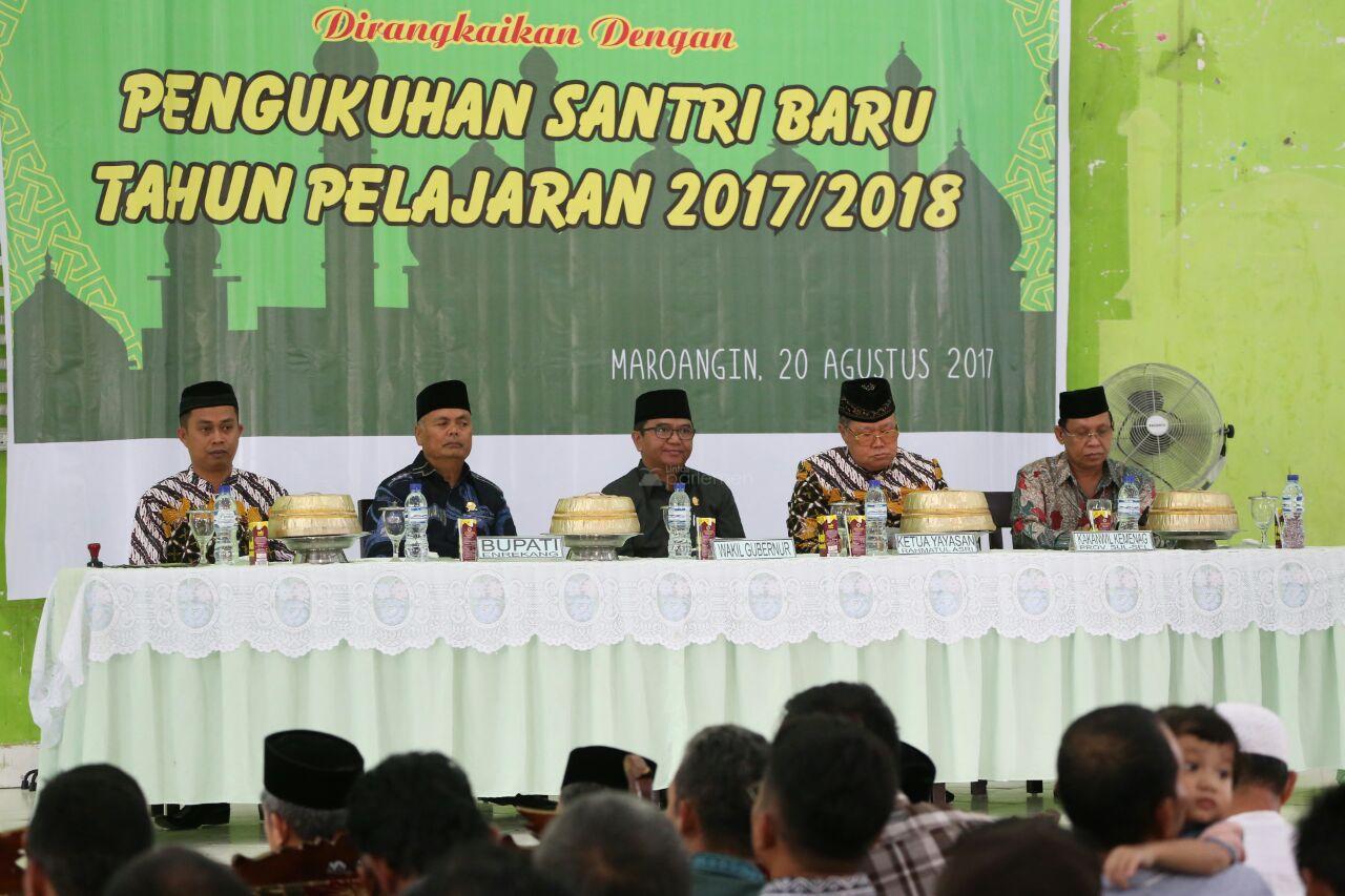  Wagub Agus Puji Alumni Pesantren karena Ini…