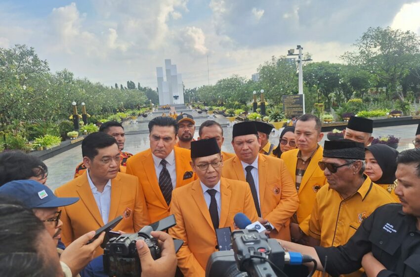  HUT ke-65 Ormas MKGR, Adies Kadir Pimpim Upacara dan Ziarah ke Makam Pendiri MKGR Sugandhi Kartosubroto